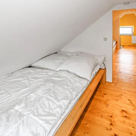 Casa de Férias 1 Bedroom Cozy In Zettemin Ot Ruetzenfeld *