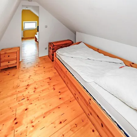 1 Bedroom Cozy In Zettemin Ot Ruetzenfeld Varchentin
