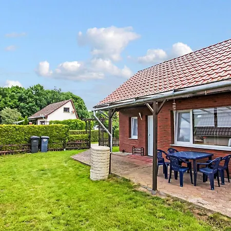1 Bedroom Cozy In Zettemin Ot Ruetzenfeld Varchentin